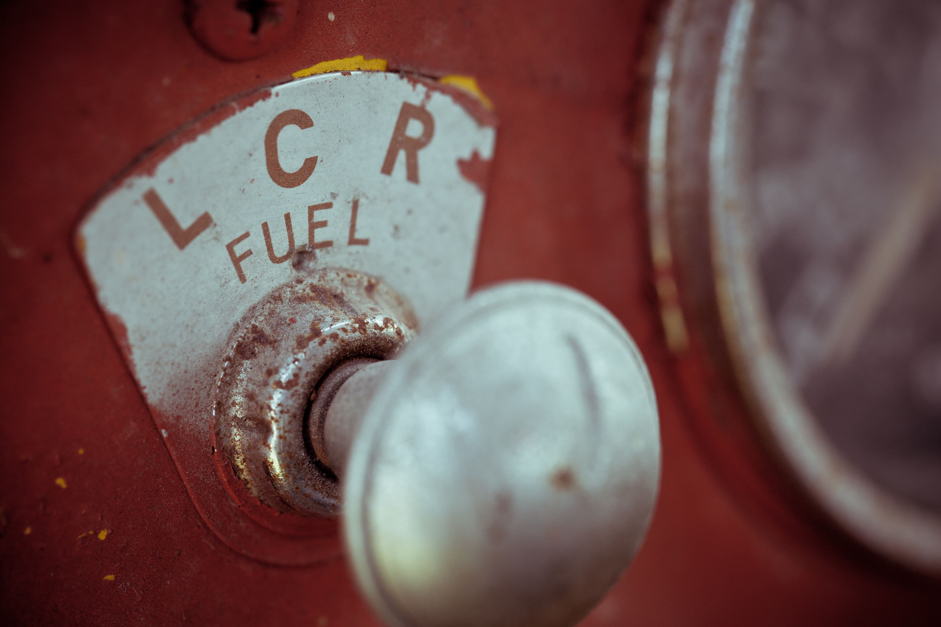 gray LCR fuel knob.jpg